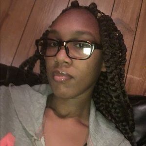 Meet your Posher, Candace